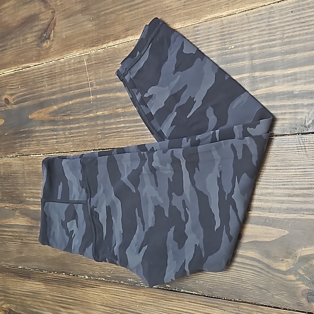 Athleta Elation Camo 7/8 Tight MP - Picture 2 of 5